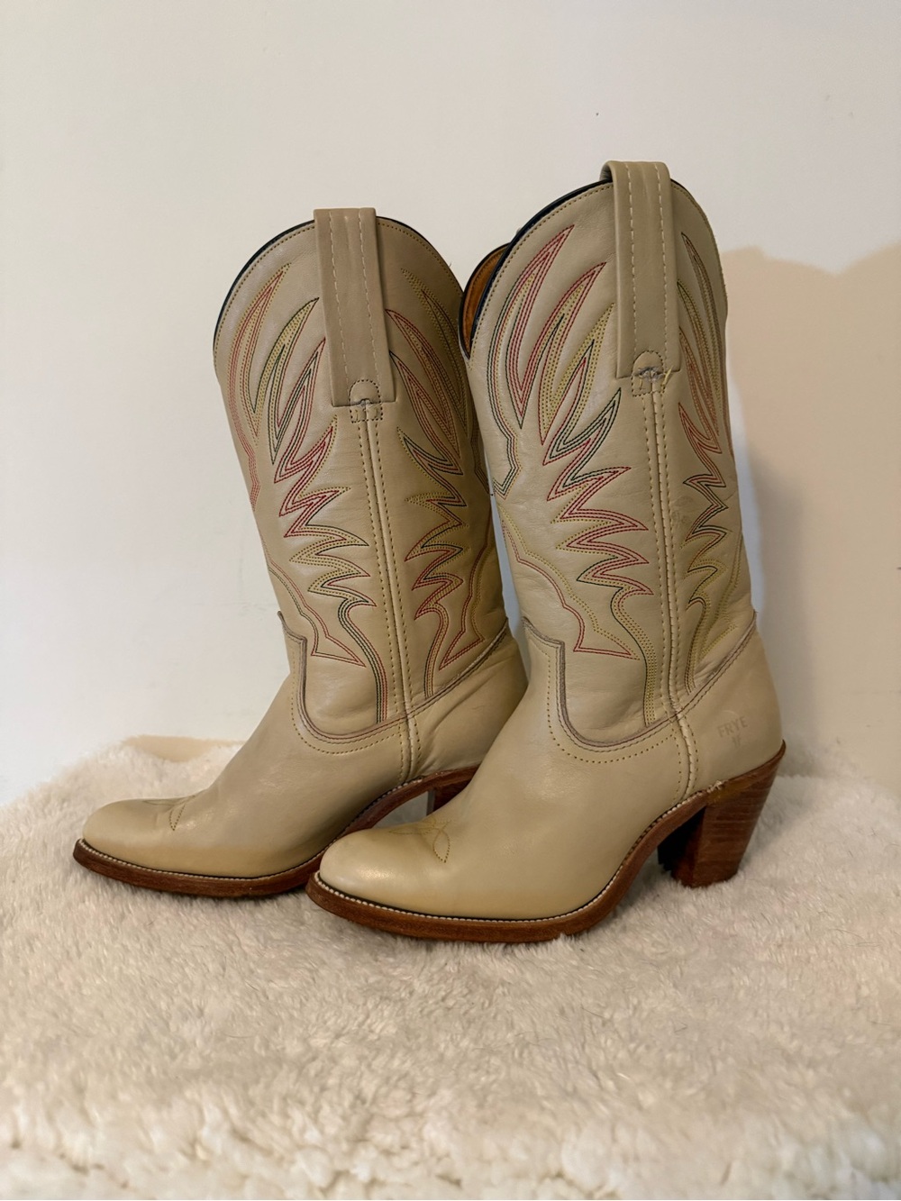70s 80s Vintage Frye Cream Leather Cowgirl Boots w/Multicolor Stitching - Picture 8 of 12